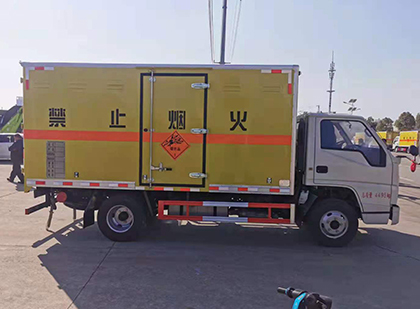 杞县爆破器材运输车技术升级与安全合规新趋势